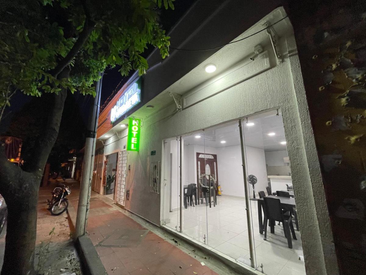 Hotel Neiva Urdaneta Екстериор снимка