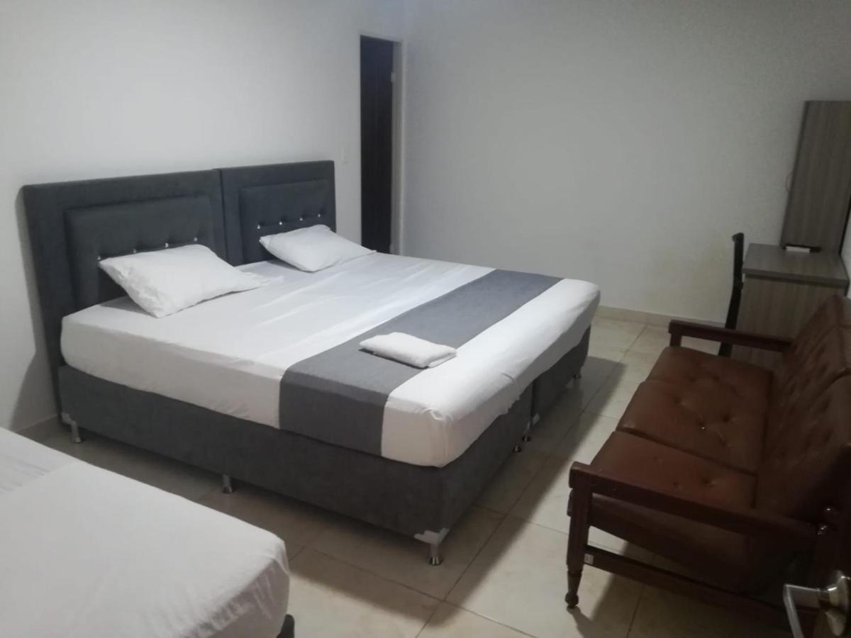 Hotel Neiva Urdaneta Екстериор снимка