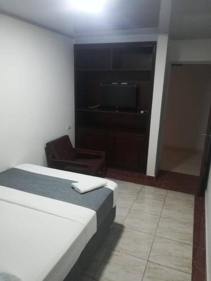 Hotel Neiva Urdaneta Екстериор снимка