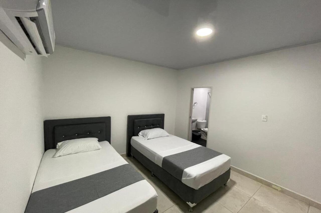 Hotel Neiva Urdaneta Екстериор снимка