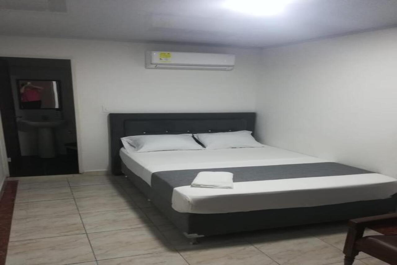Hotel Neiva Urdaneta Екстериор снимка